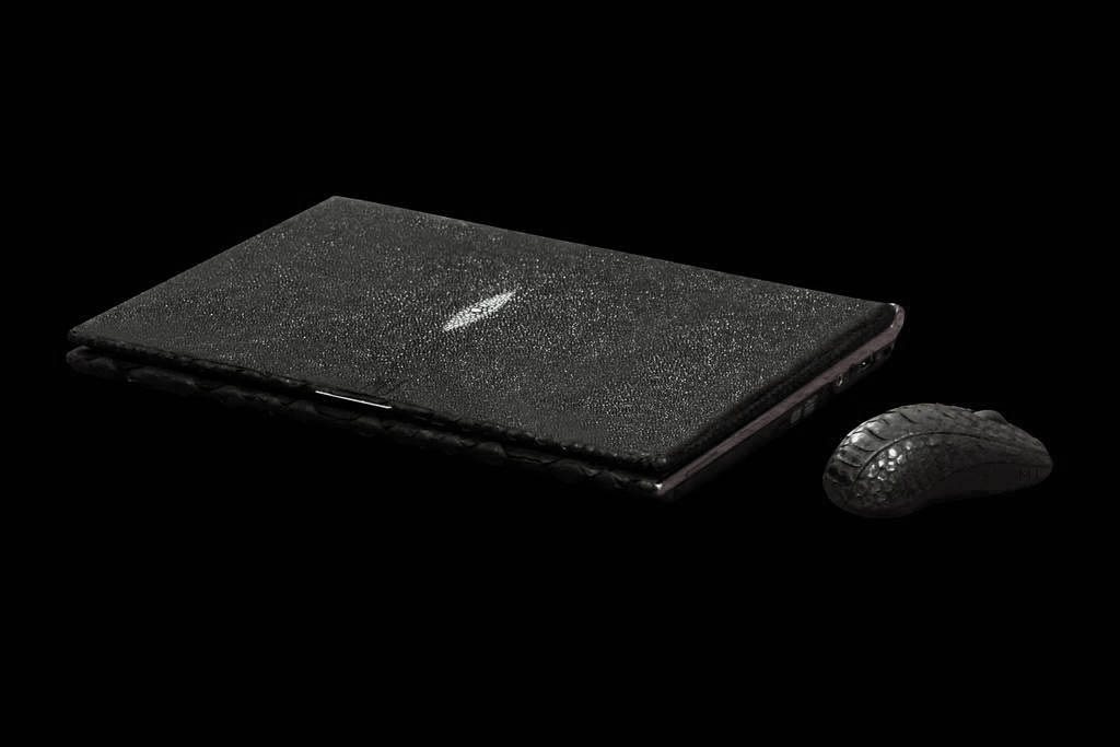 Laptop MJ Black Eye Genuine Leather Edition - Stingray Skin. Royal Kit. Mouse Made From Cobra Skin. USB Flash From Titan.